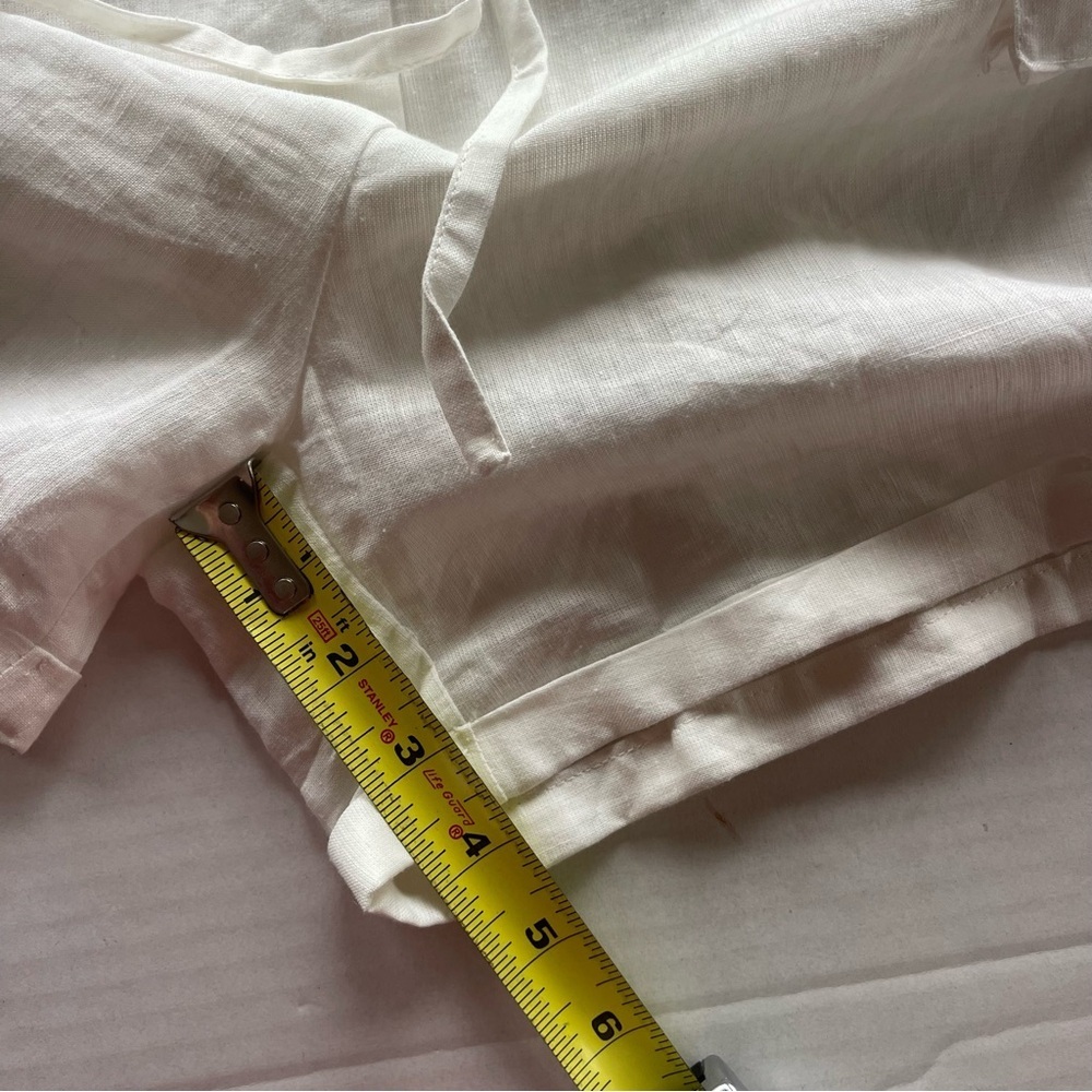 White Sleeveless Romper with Zipper and Pockets - Picture 11 of 14